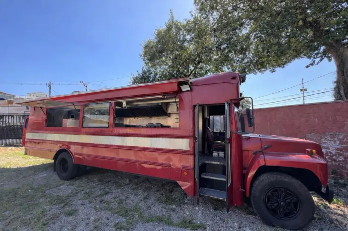 Onibus Ford B700 Thomas Americano Food Truck
