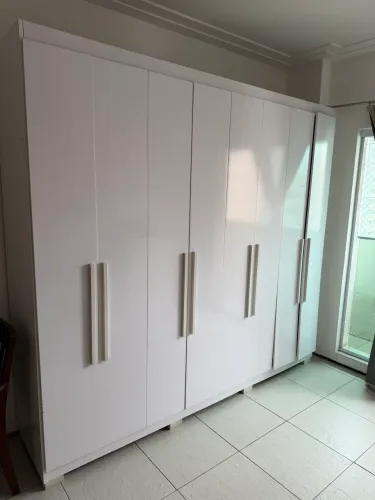 Guarda roupa de 8 portas