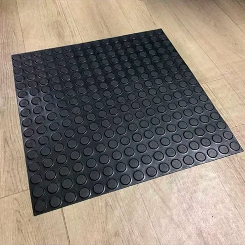 Tapete emborrachado 50x50 com 12 un