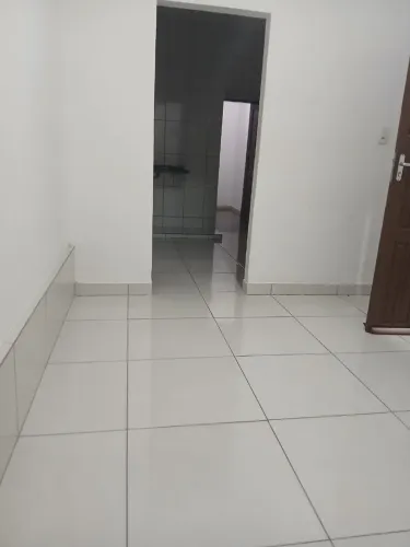 Alugo apto de 1 quarto. Térreo. Fundos em Itaparica