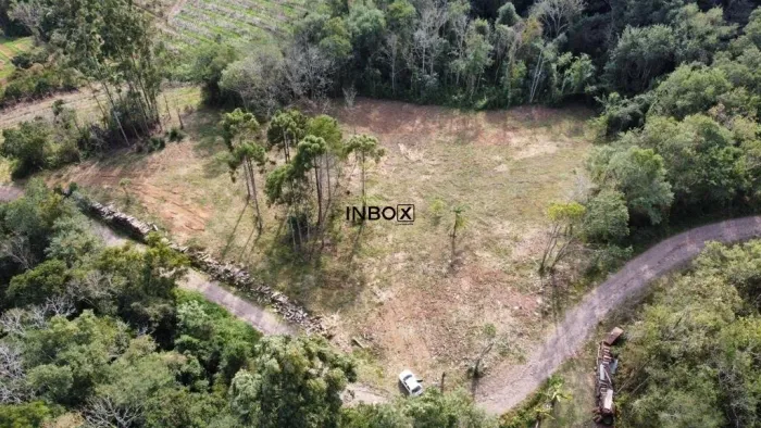 INBOX CIA IMOBILILIÁRIA VENDE - Terreno com dois hectares escriturado em Pinto Bandeira.