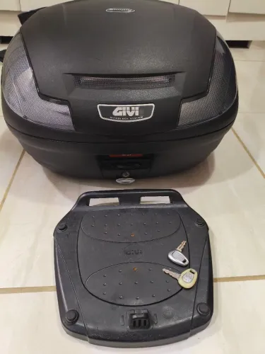Baú givi 47 litros completo com base e parafusos 