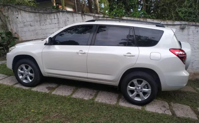 Toyota RAV4 2.4 4X2 16V 170cv Aut. 2011