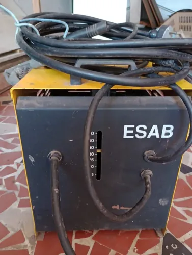 Máquina Transformadora De Solda Esab Bantam 2000 - 220v (Usado)