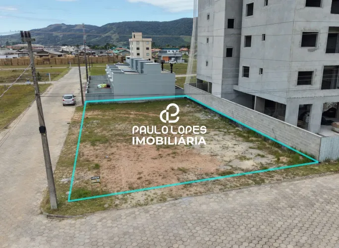 Lote de esquina 450m² no Centro de Paulo Lopes/SC à venda