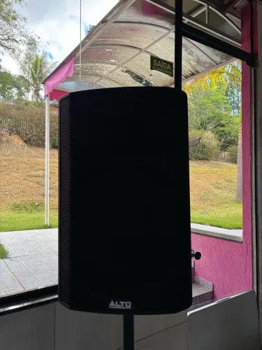PAR DE CAIXAS ATIVAS ALTO TX315 ?