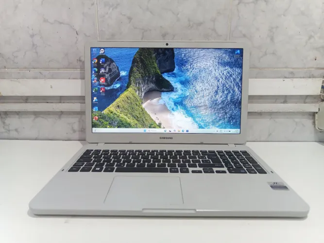 Notebook i3-7020
