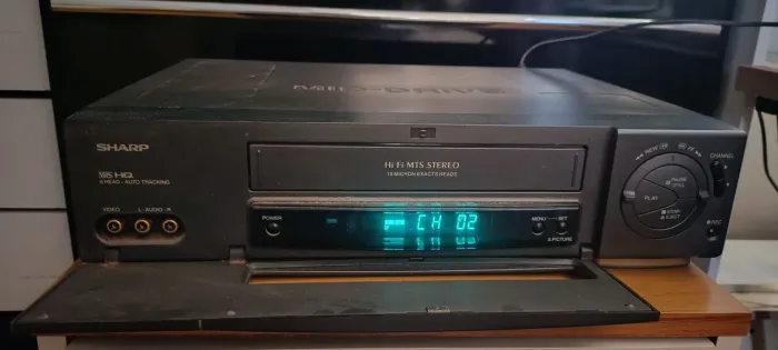 Vídeo K7 SHARP VC-1799 em perfeito estado de conservação e uso.