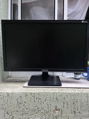Monitor Samsung 21.5 Full HD HDMI/VGA S22E310HY - Em Ótimo Estado