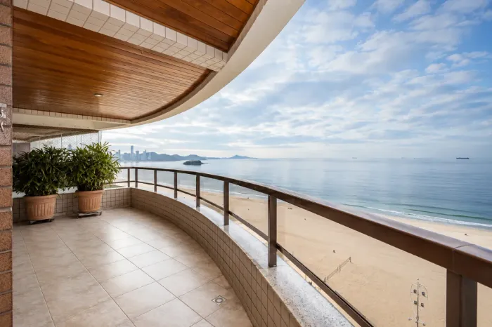 Locação anual  apartamento frente mar no Império do Sol - Centro