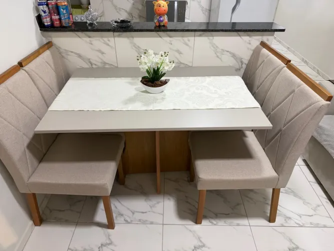 Vendi essa mesa em perfeito estado e nova