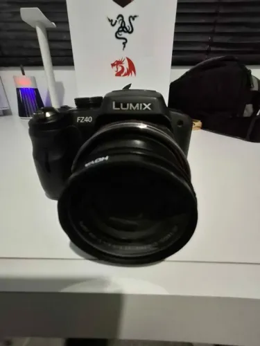 Vendo câmera Panasonic Lumix DMC-FZ40 com defeito no zoom - para conserto ou peças
