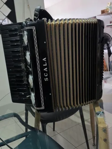 Acordeon 80 baixos SCALA Nacional