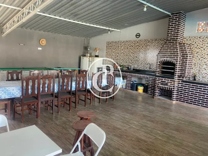 Casa com piscina!