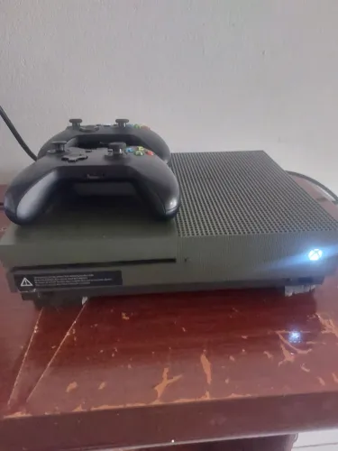 Vendo Xbox one S edição Battlefield Verde militar 1TB