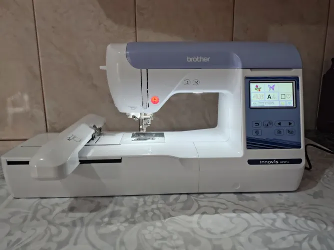 Máquina de Bordar Brother BE915L