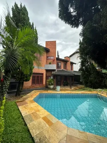 Casa para venda possui 353 metros quadrados com 3 quartos