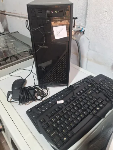 CPU COMPUTADOR 2 TECLADOS 1 MOUSE