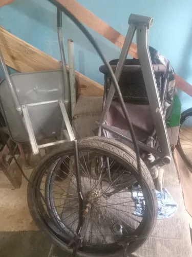 Vendo peças de bicicleta 1 quadro 29 gts guida absolute freio idraulico 2 aro faço rolo