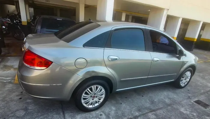 Fiat Linea Essence Dualogic 1.8 Flex 16V 4P 2016