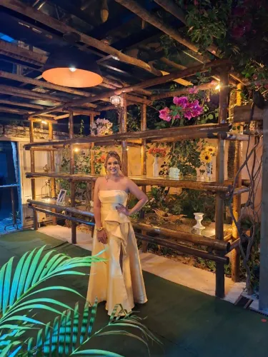 Vestido para festa - Amarelo Manteiga - Tecido acetinado - M veste até 42