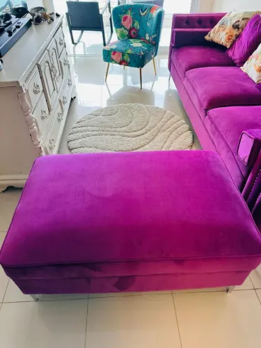 Puff de veludo roxo fúcsia - peça exclusiva!