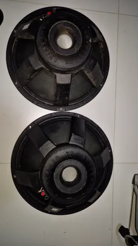 Par de Subwoofer 18" Oversound 700w RMS