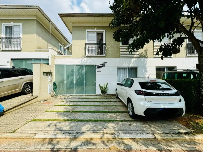 Casa de Condomínio com 4 dormitórios sendo 1 suite à venda, 102 m 3 vagas no Guio-Suzano- 