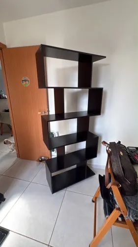 Estante preta