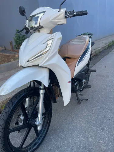 Moto 125cc boa e economica