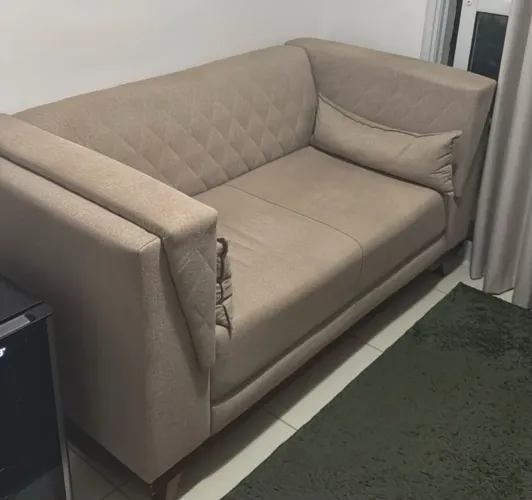 Vendo Sofá de Dois Lugares