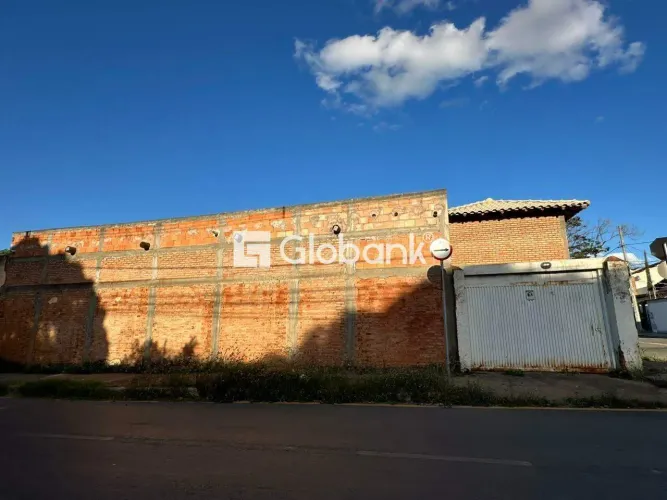 Galpão para aluguel em Montes Claros-MG, localizado no bairro Todos os Santos
