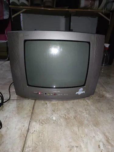 TV de Tubo 14" Philips - Perfeita para Games Antigos e DVD