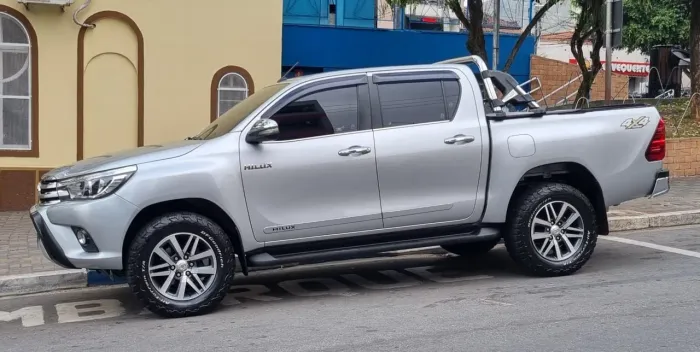 Toyota Hilux CD SRX 4X4 2.8 TDI 16V Diesel Aut. 2017
