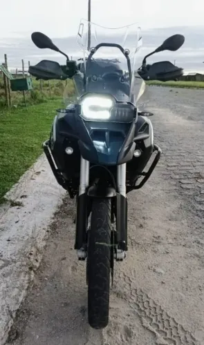 Vende-se BMW GS 800 2017/2018 em excelente estado e diversos acessórios.