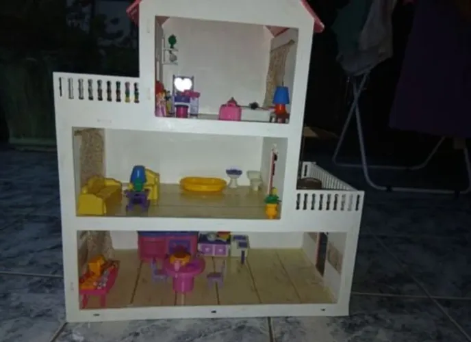 Casinha de boneca Polly pocket de madeira