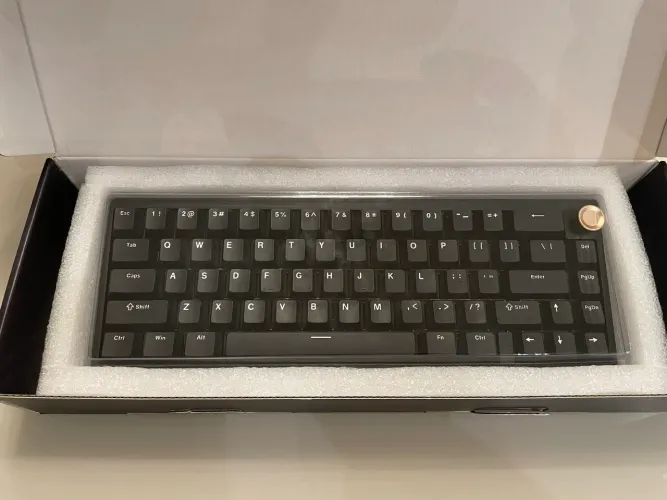 Teclado Womier SK65
