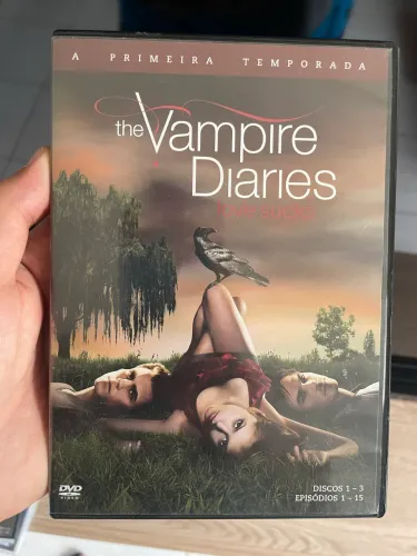 Primeira temporada the vampire diaries disco 1,2 e 3 apenas.