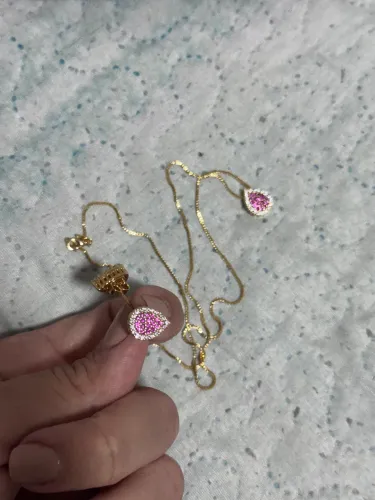 Semijoias - Conjunto de colar com pingente e brincos.