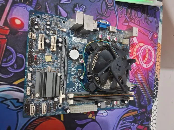 Kit LGA 1155: Placa Mãe H61 + Intel i3 2120 + Um Pente de Memória RAM DDR3