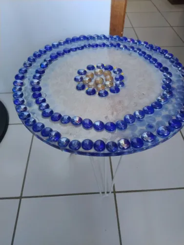 Mesinha de resina