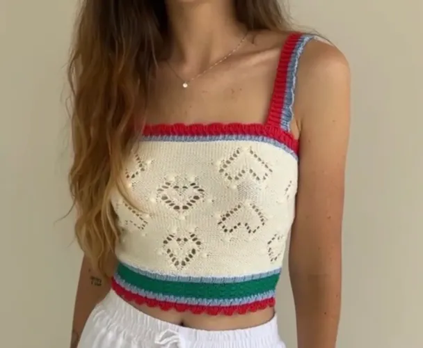 Cropped de crochê 