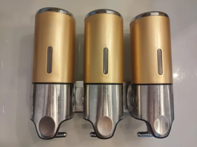 Dispenser Triplo para Shampoo, condicionador e Sabonete - Aço Inox - 3 Reservatórios