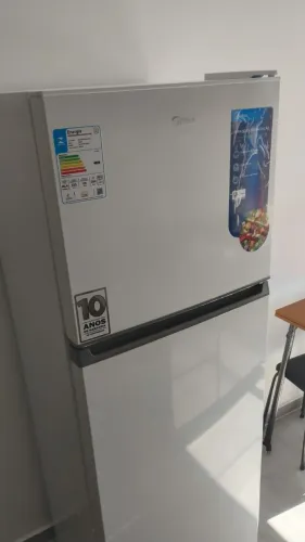 Geladeira Midea Duplex Frost Free - 1 ano de uso - Impecável