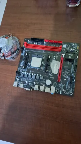 Placa mãe retirada de peças com ryzen 5 3600x não sei se esta funcionando, so testando