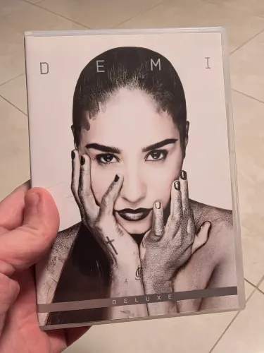 DVD Demi Lovato - Demi 