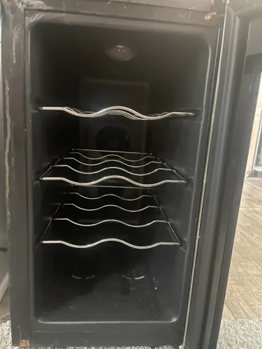 Adega de vinho Midea 8 garras  