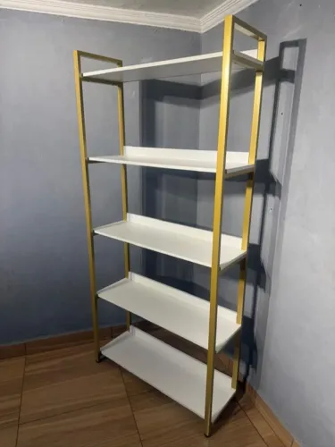 PRATELEIRA MDF 15 mm BRANCO E METALON DOURADO 