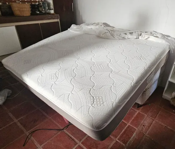 Cama de casal King Size Exclusive.