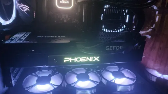 Placa de Vídeo RTX 5070 Gainward Phoenix - 12GB